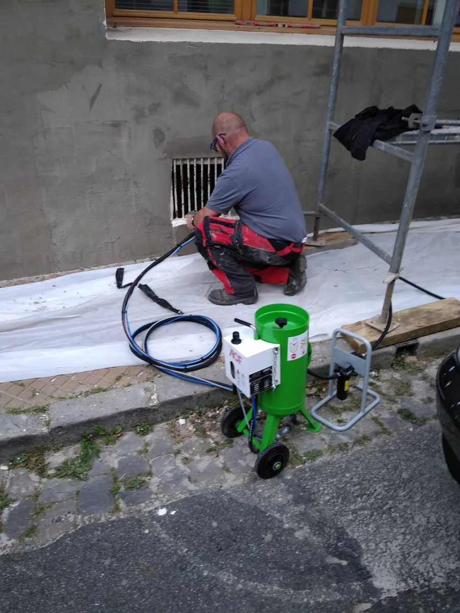 Nettoyage haute pression d'un sol après dégât des eaux